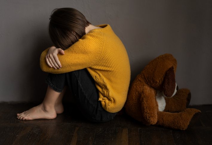 Naslovna slika: Edukacija "Traumatska iskustva djece i adolescenata - klinička slika, tretman i rad s obiteljima"